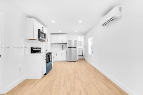 Снять в аренду квартиру в Холливуд, Флорида 3 спальни, 155.15м2, № 2009349 - фото 3