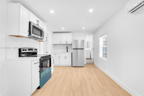 Снять в аренду квартиру в Холливуд, Флорида 3 спальни, 155.15м2, № 2009349 - фото 5