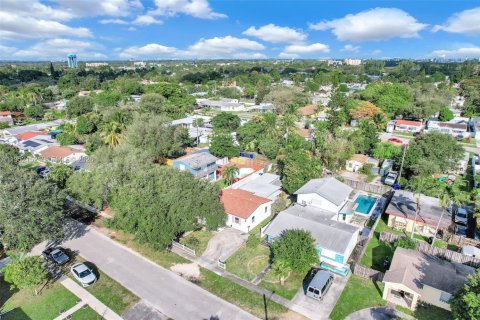 Снять в аренду квартиру в Холливуд, Флорида 3 спальни, 155.15м2, № 2009349 - фото 29