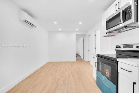 Снять в аренду квартиру в Холливуд, Флорида 3 спальни, 155.15м2, № 2009349 - фото 13