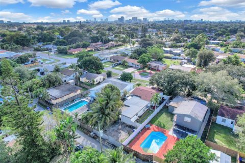 Снять в аренду квартиру в Холливуд, Флорида 3 спальни, 155.15м2, № 2009349 - фото 26