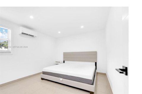 Снять в аренду квартиру в Холливуд, Флорида 3 спальни, 155.15м2, № 2009349 - фото 22