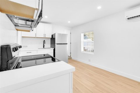 Снять в аренду квартиру в Холливуд, Флорида 3 спальни, 155.15м2, № 2009349 - фото 17