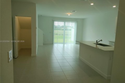 Townhouse in Port St. Lucie, Florida 3 bedrooms, 151.9 sq.m. № 2088434 - photo 5