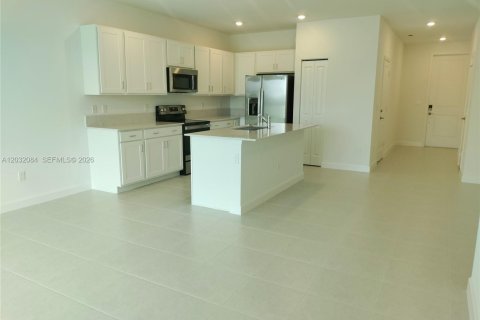 Townhouse in Port St. Lucie, Florida 3 bedrooms, 151.9 sq.m. № 2088434 - photo 3