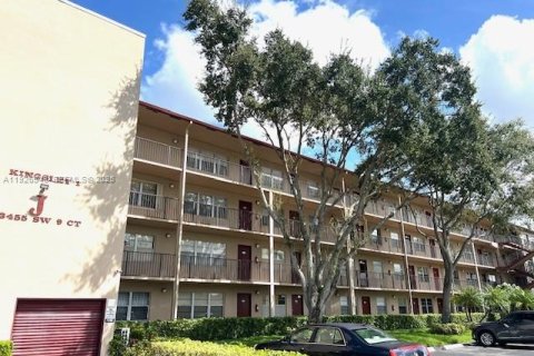 Снять в аренду кондоминиум в Пемброк-Пайнс, Флорида 1 спальня, 75.34м2, № 1986019 - фото 4