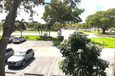 Снять в аренду кондоминиум в Пемброк-Пайнс, Флорида 1 спальня, 75.34м2, № 1986019 - фото 19