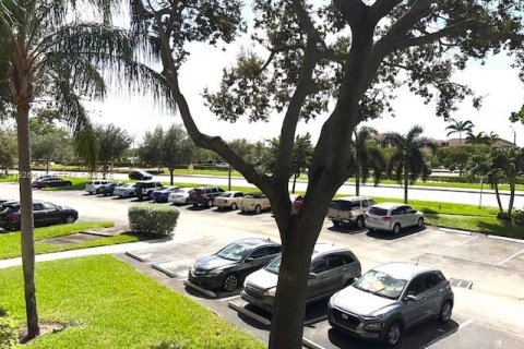 Снять в аренду кондоминиум в Пемброк-Пайнс, Флорида 1 спальня, 75.34м2, № 1986019 - фото 30