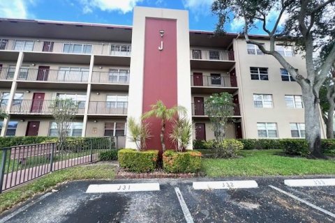 Снять в аренду кондоминиум в Пемброк-Пайнс, Флорида 1 спальня, 75.34м2, № 1986019 - фото 2