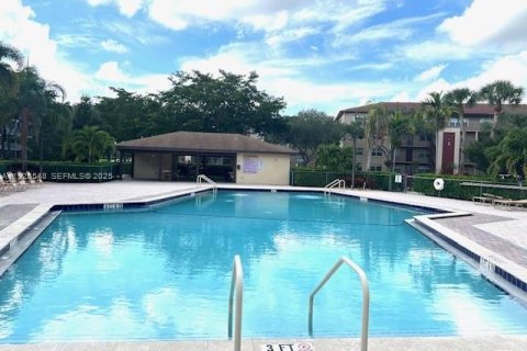 Снять в аренду кондоминиум в Пемброк-Пайнс, Флорида 1 спальня, 75.34м2, № 1986019 - фото 16