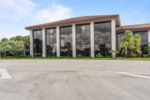 Снять в аренду кондоминиум в Пемброк-Пайнс, Флорида 1 спальня, 75.34м2, № 1986019 - фото 7