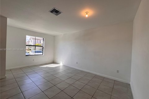 House in Homestead, Florida 3 bedrooms, 143.53 sq.m. № 2038520 - photo 2