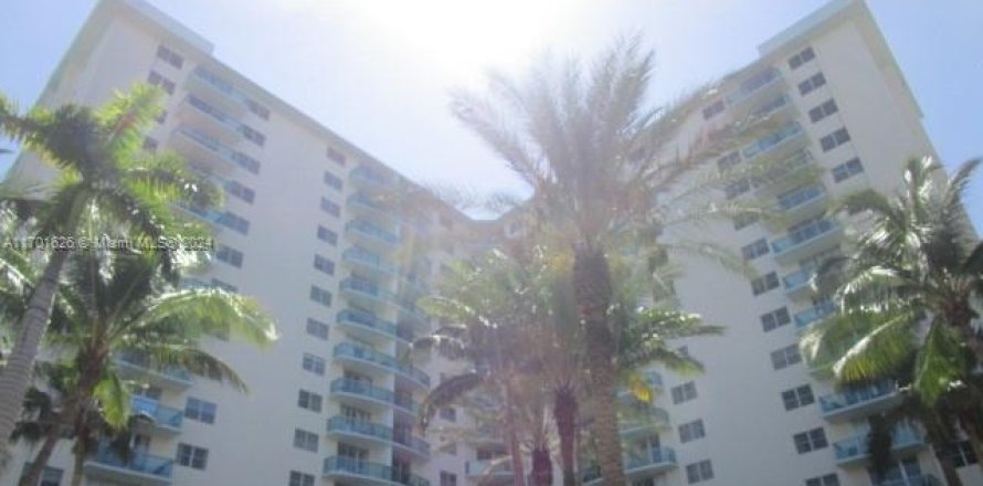 Condo in Hollywood, Florida, 1 bedroom  № 1963312