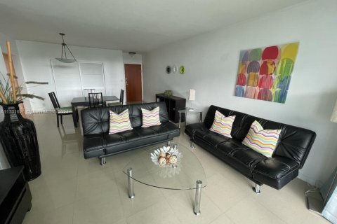 Condo in Hollywood, Florida, 1 bedroom  № 1963312 - photo 7