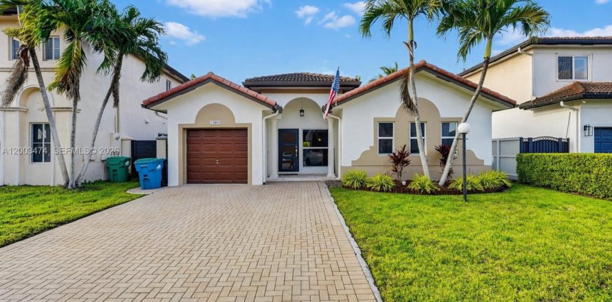 Дом в Майами, Флорида 3 спальни, 154.96м2 № 2068897