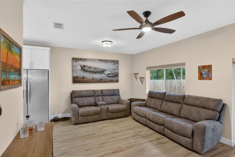 Купить виллу или дом в Майами, Флорида 3 спальни, 154.96м2, № 2068897 - фото 20