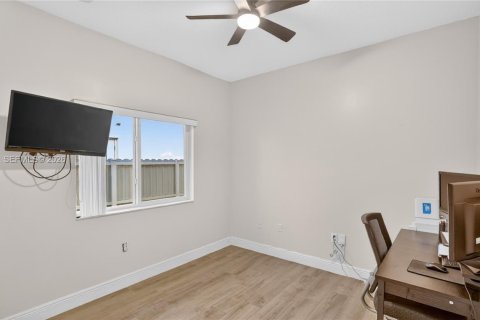 Купить виллу или дом в Майами, Флорида 3 спальни, 154.96м2, № 2068897 - фото 29