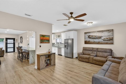 Купить виллу или дом в Майами, Флорида 3 спальни, 154.96м2, № 2068897 - фото 19