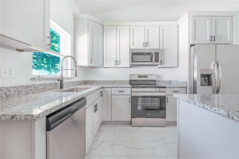 Casa en venta en Haines City, Florida, 4 dormitorios, 139.45 m2 № 1882728 - foto 10