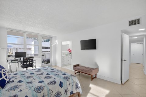 Condominio en venta en Hollywood, Florida, 2 dormitorios, 135.54 m2 № 1945631 - foto 28