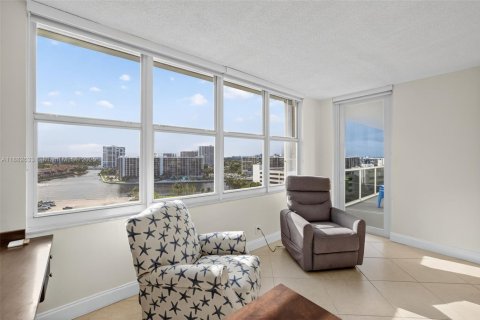 Condominio en venta en Hollywood, Florida, 2 dormitorios, 135.54 m2 № 1945631 - foto 1