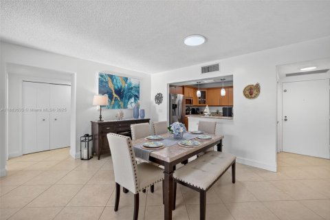 Condominio en venta en Hollywood, Florida, 2 dormitorios, 135.54 m2 № 1945631 - foto 10