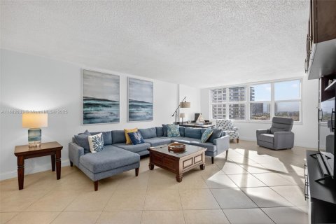 Condominio en venta en Hollywood, Florida, 2 dormitorios, 135.54 m2 № 1945631 - foto 6
