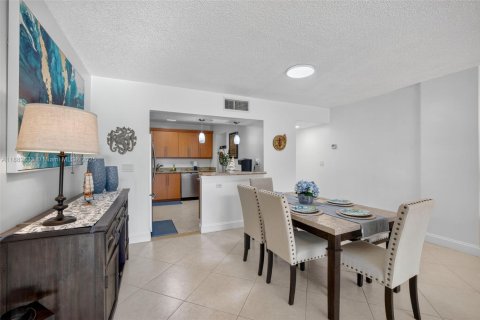 Condominio en venta en Hollywood, Florida, 2 dormitorios, 135.54 m2 № 1945631 - foto 19