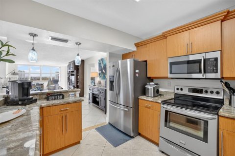 Condominio en venta en Hollywood, Florida, 2 dormitorios, 135.54 m2 № 1945631 - foto 12