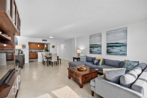 Condominio en venta en Hollywood, Florida, 2 dormitorios, 135.54 m2 № 1945631 - foto 3
