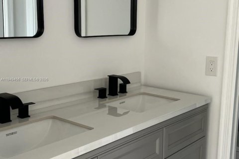 Снять в аренду кондоминиум в Атлантис, Флорида 2 спальни, 132.01м2, № 2005184 - фото 9