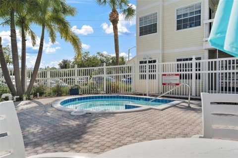 Copropriété à louer à Saint Petersburg, Floride: 2 chambres, 67.82 m2 № 2227294 - photo 16