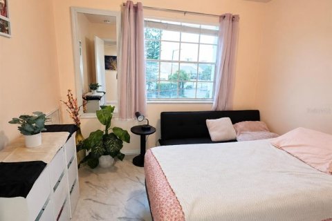 Copropriété à louer à Saint Petersburg, Floride: 2 chambres, 67.82 m2 № 2227294 - photo 9