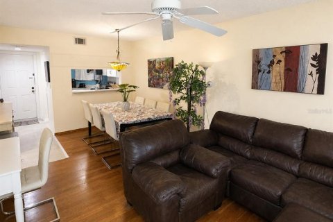 Copropriété à louer à Saint Petersburg, Floride: 2 chambres, 67.82 m2 № 2227294 - photo 5