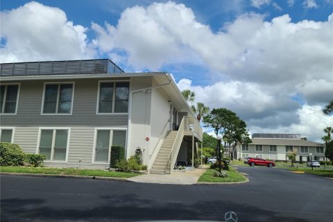 Condo in Orlando, Florida, 1 bedroom № 2214068 - photo 2