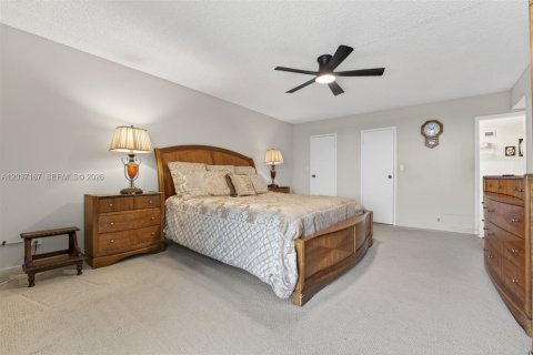 Condominio en venta en Hallandale Beach, Florida, 2 dormitorios, 139.35 m2 № 2087869 - foto 15