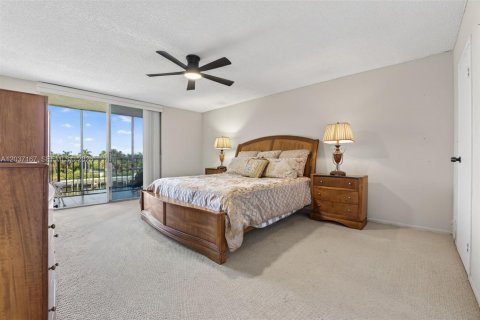 Condominio en venta en Hallandale Beach, Florida, 2 dormitorios, 139.35 m2 № 2087869 - foto 14