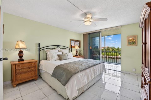 Condominio en venta en Hallandale Beach, Florida, 2 dormitorios, 139.35 m2 № 2087869 - foto 20
