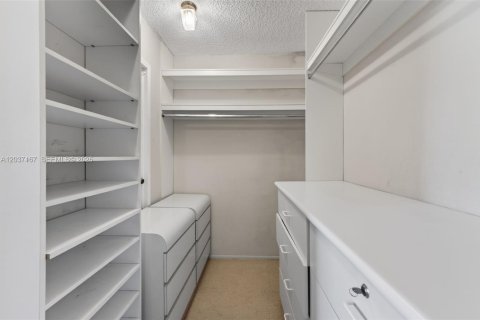 Condominio en venta en Hallandale Beach, Florida, 2 dormitorios, 139.35 m2 № 2087869 - foto 19