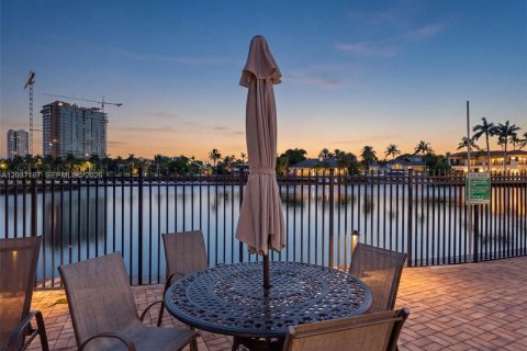 Condominio en venta en Hallandale Beach, Florida, 2 dormitorios, 139.35 m2 № 2087869 - foto 29