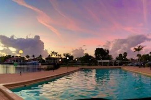 Condominio en venta en Hallandale Beach, Florida, 2 dormitorios, 139.35 m2 № 2087869 - foto 30