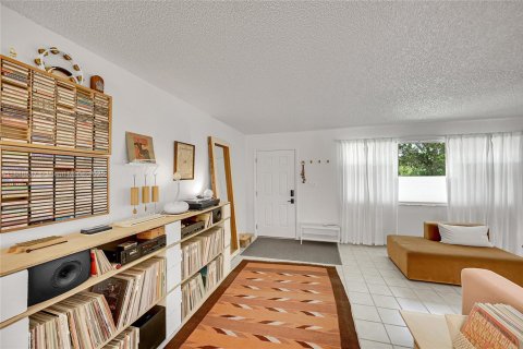 House in West Palm Beach, Florida 3 bedrooms, 154.59 sq.m. № 1938675 - photo 8