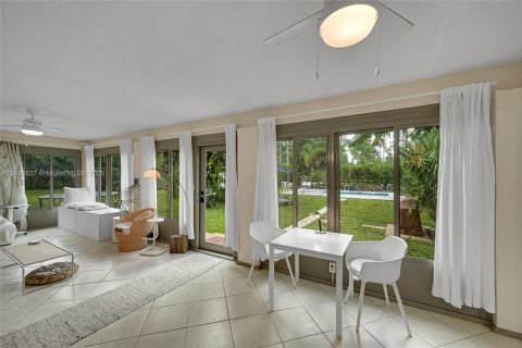 House in West Palm Beach, Florida 3 bedrooms, 154.59 sq.m. № 1938675 - photo 23