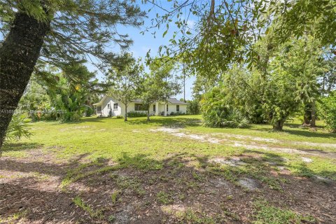 House in West Palm Beach, Florida 3 bedrooms, 154.59 sq.m. № 1938675 - photo 3