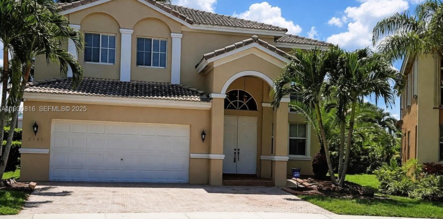 Дом в Мирамар, Флорида 5 спален, 274.15м2 № 1989805