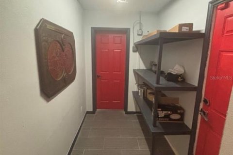 Immobilier commercial à vendre à Brandon, Floride: 170.38 m2 № 1857946 - photo 8