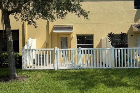 Touwnhouse à vendre à Tampa, Floride: 2 chambres, 101.08 m2 № 1906572 - photo 24
