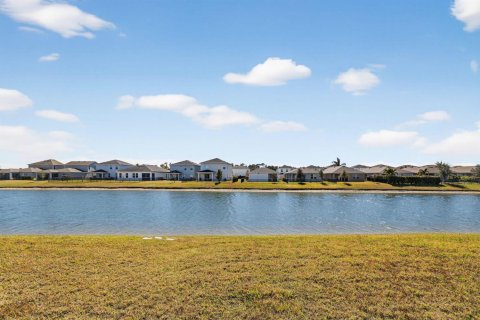 Villa ou maison à vendre à Port St. Lucie, Floride: 5 chambres, 230.12 m2 № 2087367 - photo 4