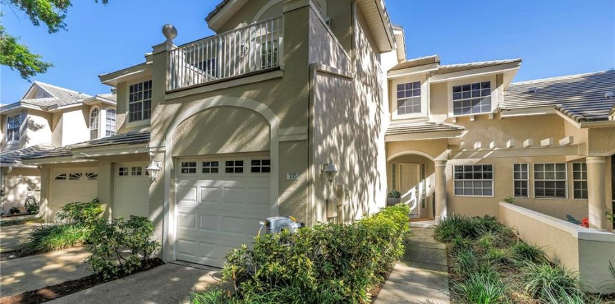 Townhouse in Saint Petersburg, Florida 3 bedrooms, 199.37 sq.m. № 2112255