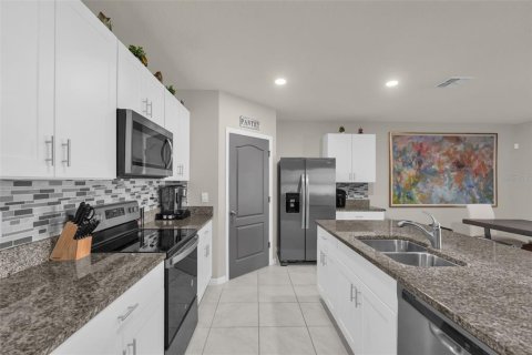 Casa en venta en Kissimmee, Florida, 4 dormitorios, 171.5 m2 № 2308116 - foto 12
